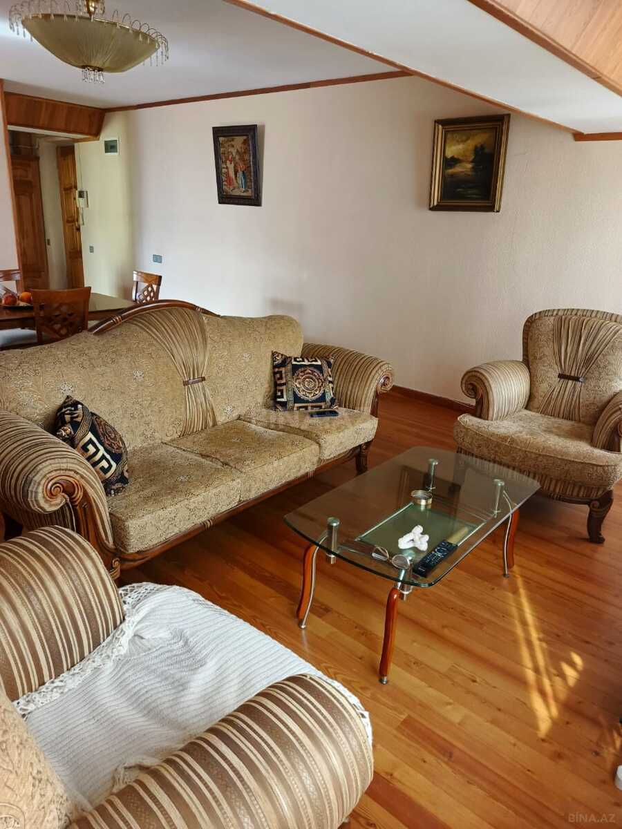 3 otaqlı Köhnə tikili, Səbail r., Bakı