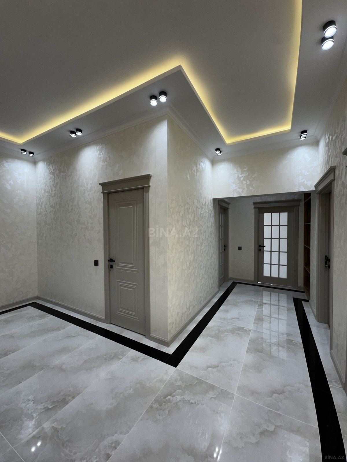 3 otaqlı Yeni tikili, Qara Qarayev m., Bakı
