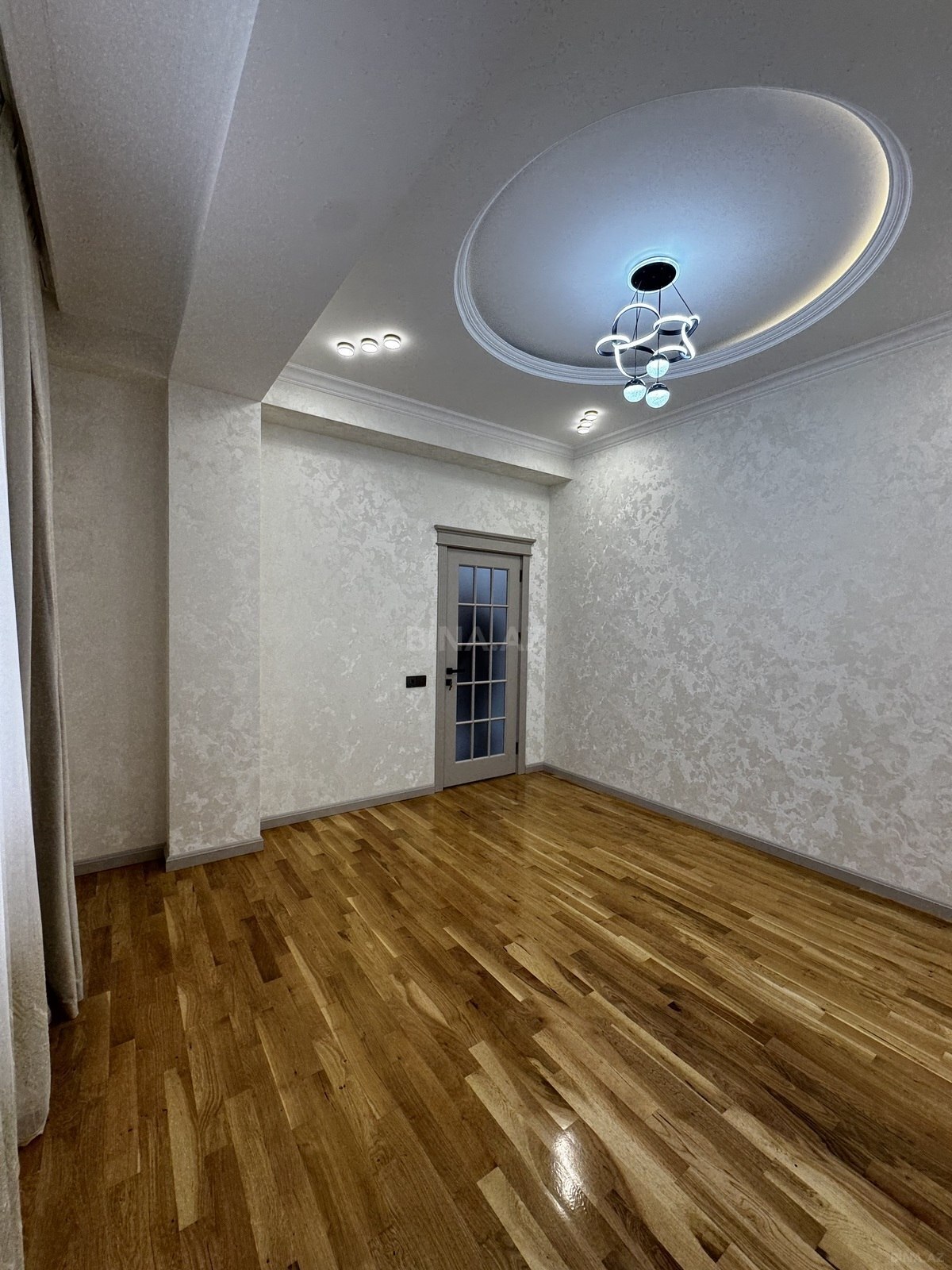 3 otaqlı Yeni tikili, Qara Qarayev m., Bakı