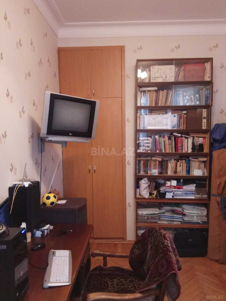 2 otaqlı Köhnə tikili, Elmlər Akademiyası m., Bakı