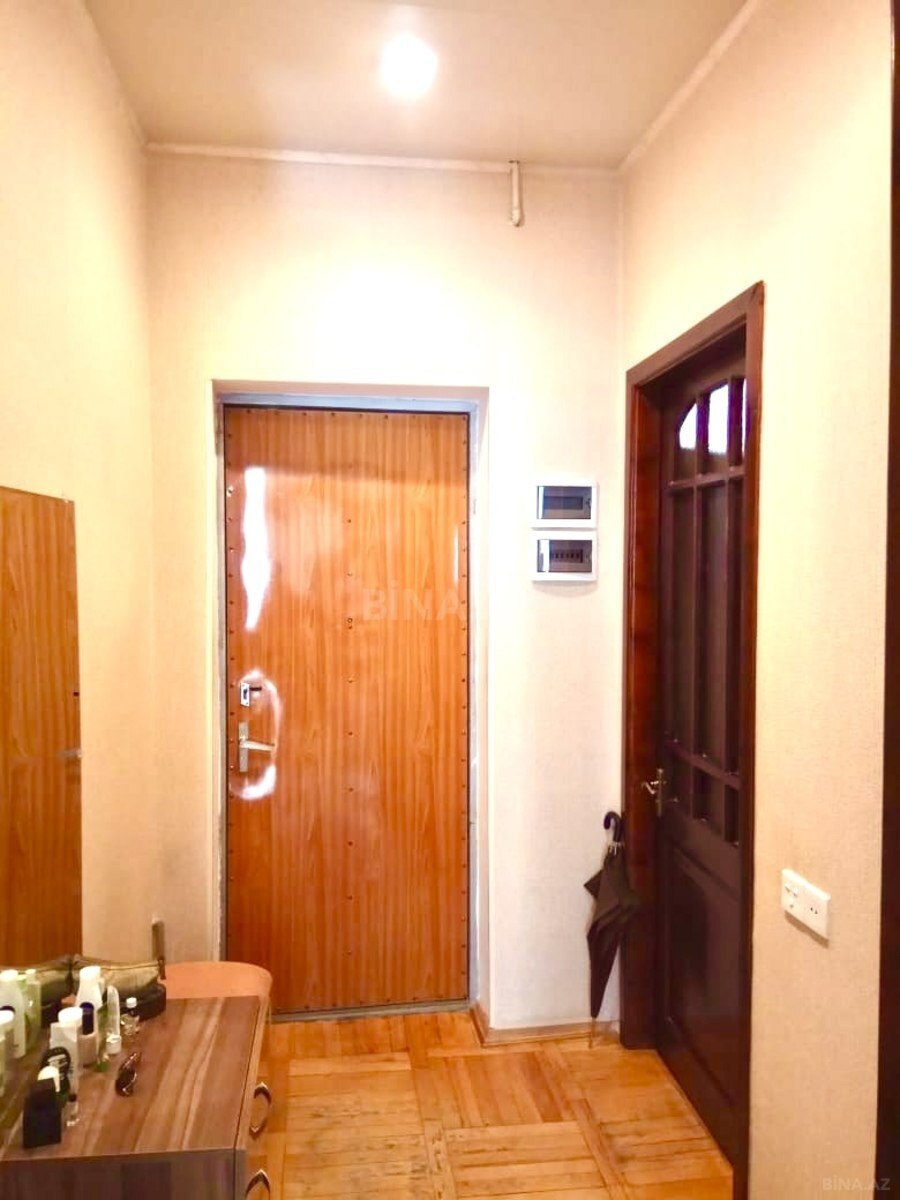 2 otaqlı Köhnə tikili, Elmlər Akademiyası m., Bakı