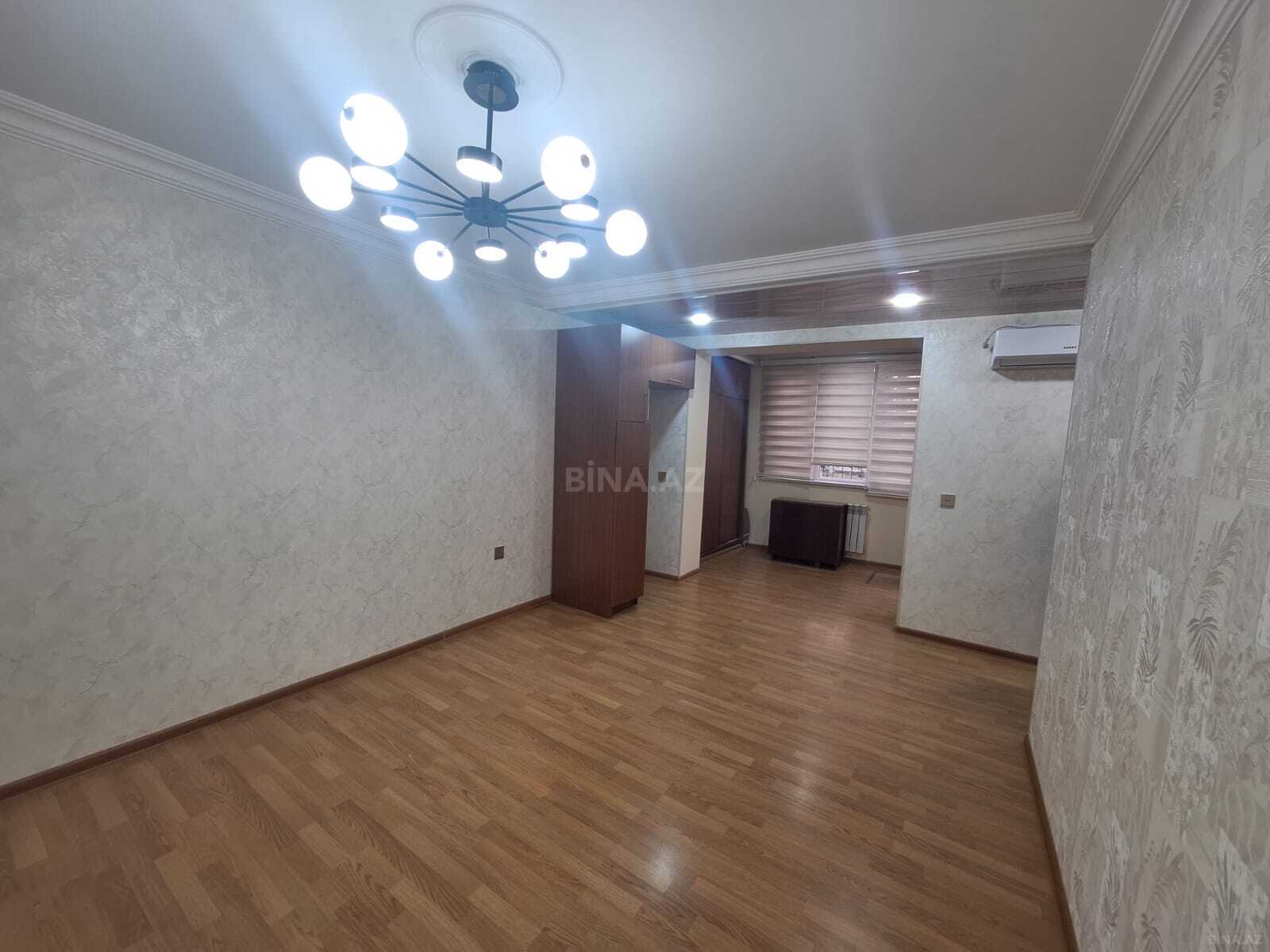 3 otaqlı Köhnə tikili, Elmlər Akademiyası m., Bakı