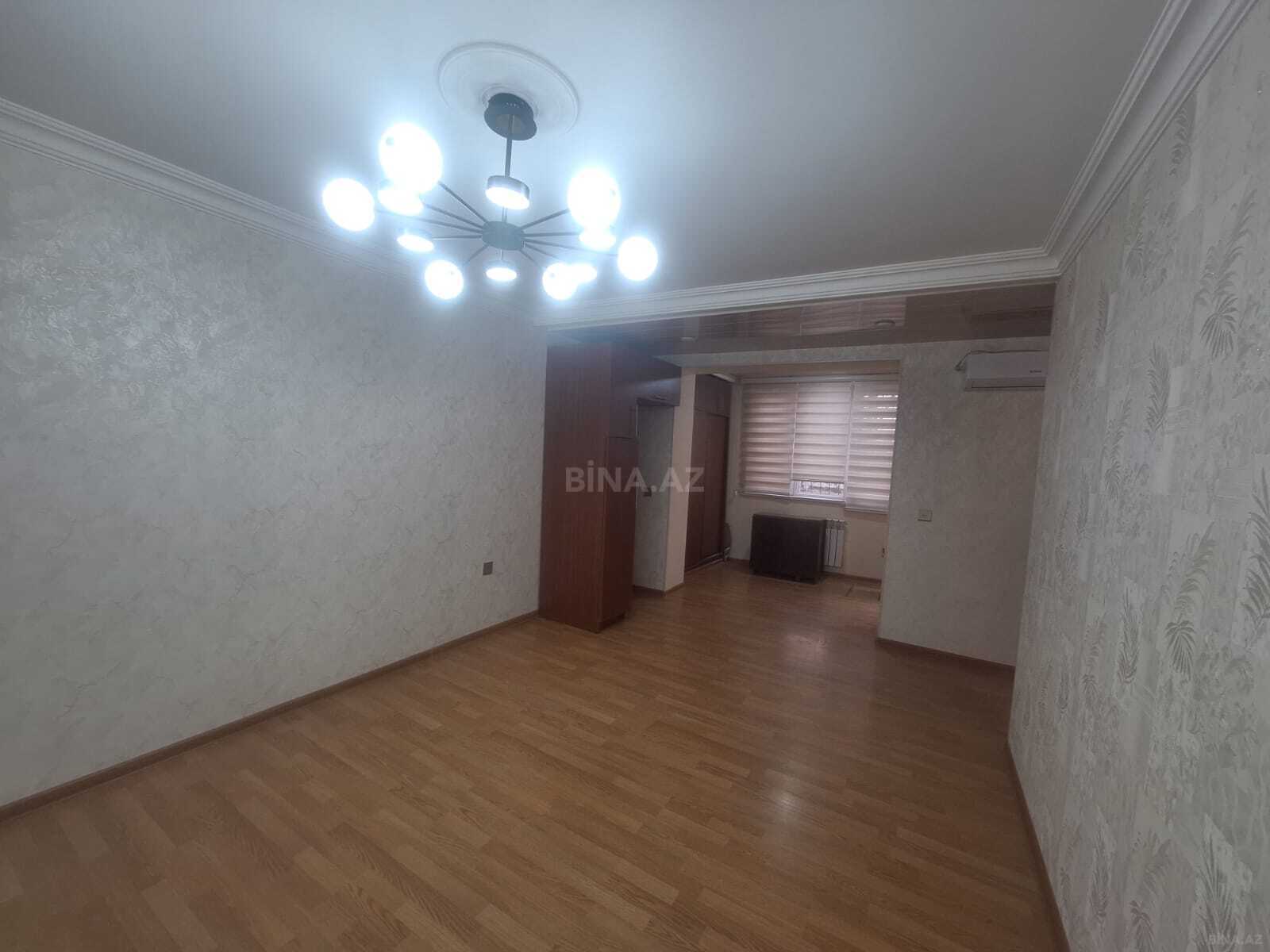 3 otaqlı Köhnə tikili, Elmlər Akademiyası m., Bakı