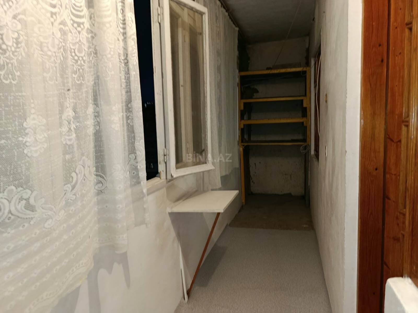 3 otaqlı Köhnə tikili, Xalqlar Dostluğu m., Bakı