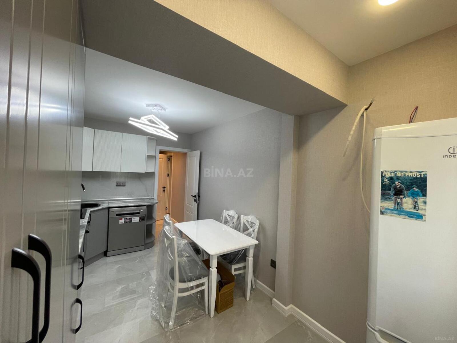 3 otaqlı Köhnə tikili, 28 May m., Bakı