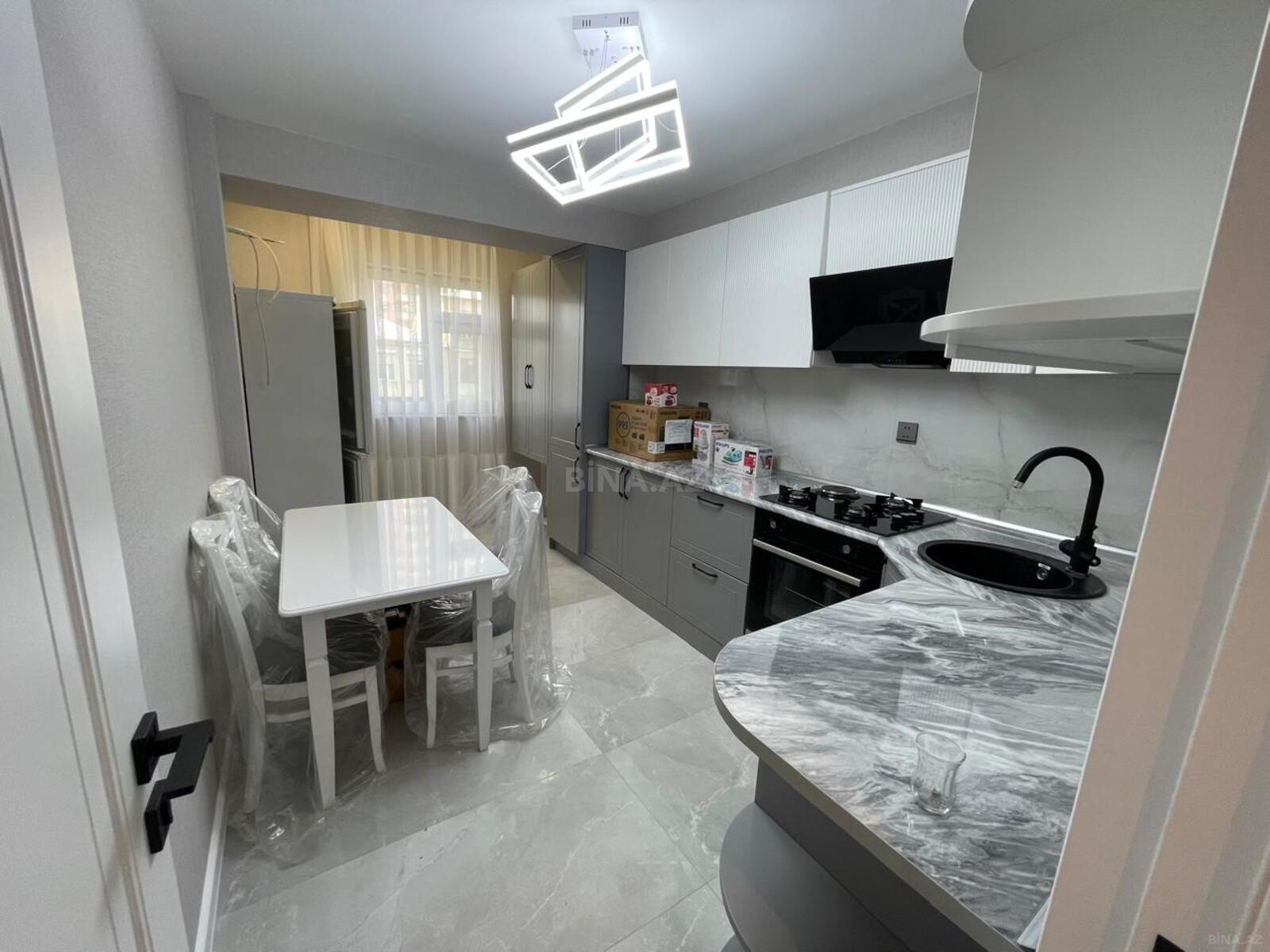 3 otaqlı Köhnə tikili, 28 May m., Bakı