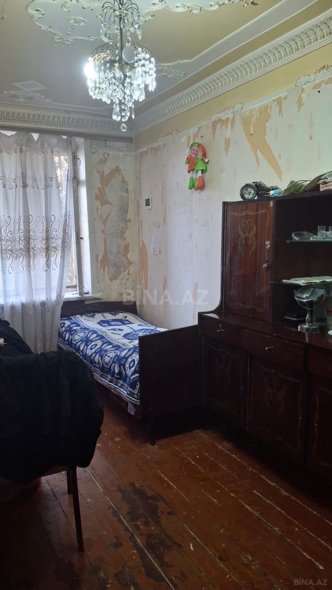 4 otaqlı Köhnə tikili, Qara Qarayev m., Bakı