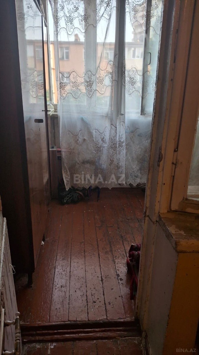 4 otaqlı Köhnə tikili, Qara Qarayev m., Bakı