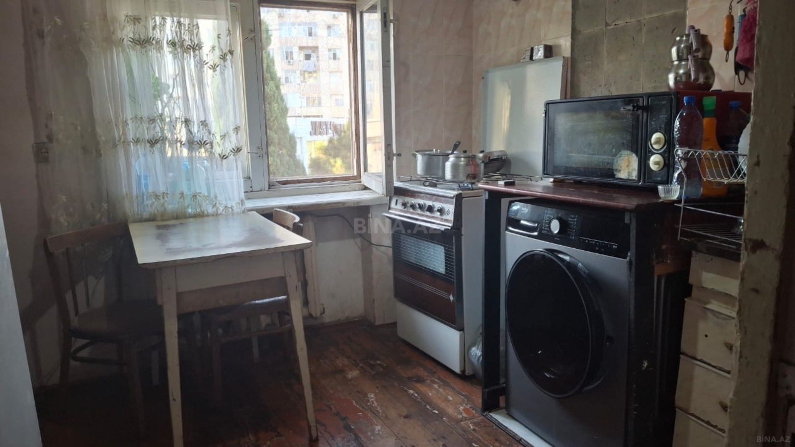 4 otaqlı Köhnə tikili, Qara Qarayev m., Bakı