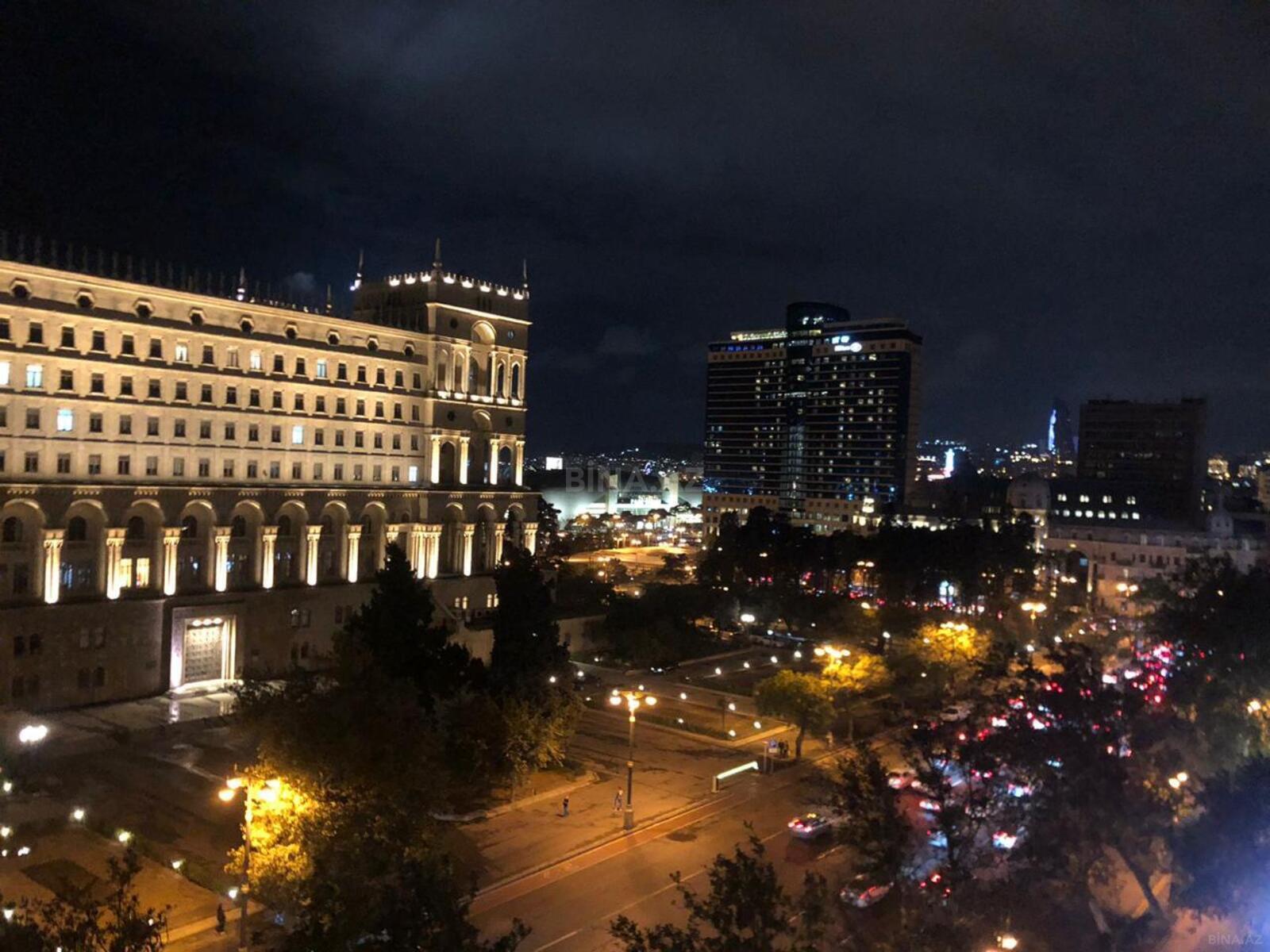 3 otaqlı Köhnə tikili, 28 May m., Bakı