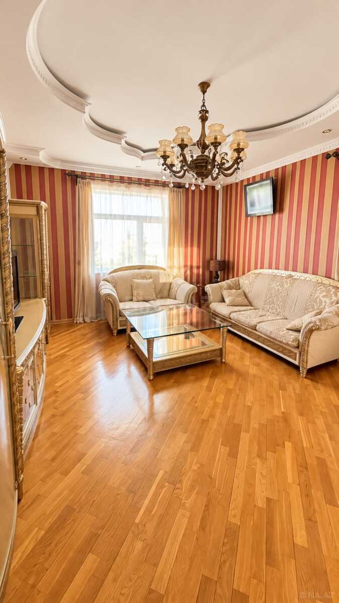3 otaqlı Yeni tikili, İnşaatçılar m., Bakı