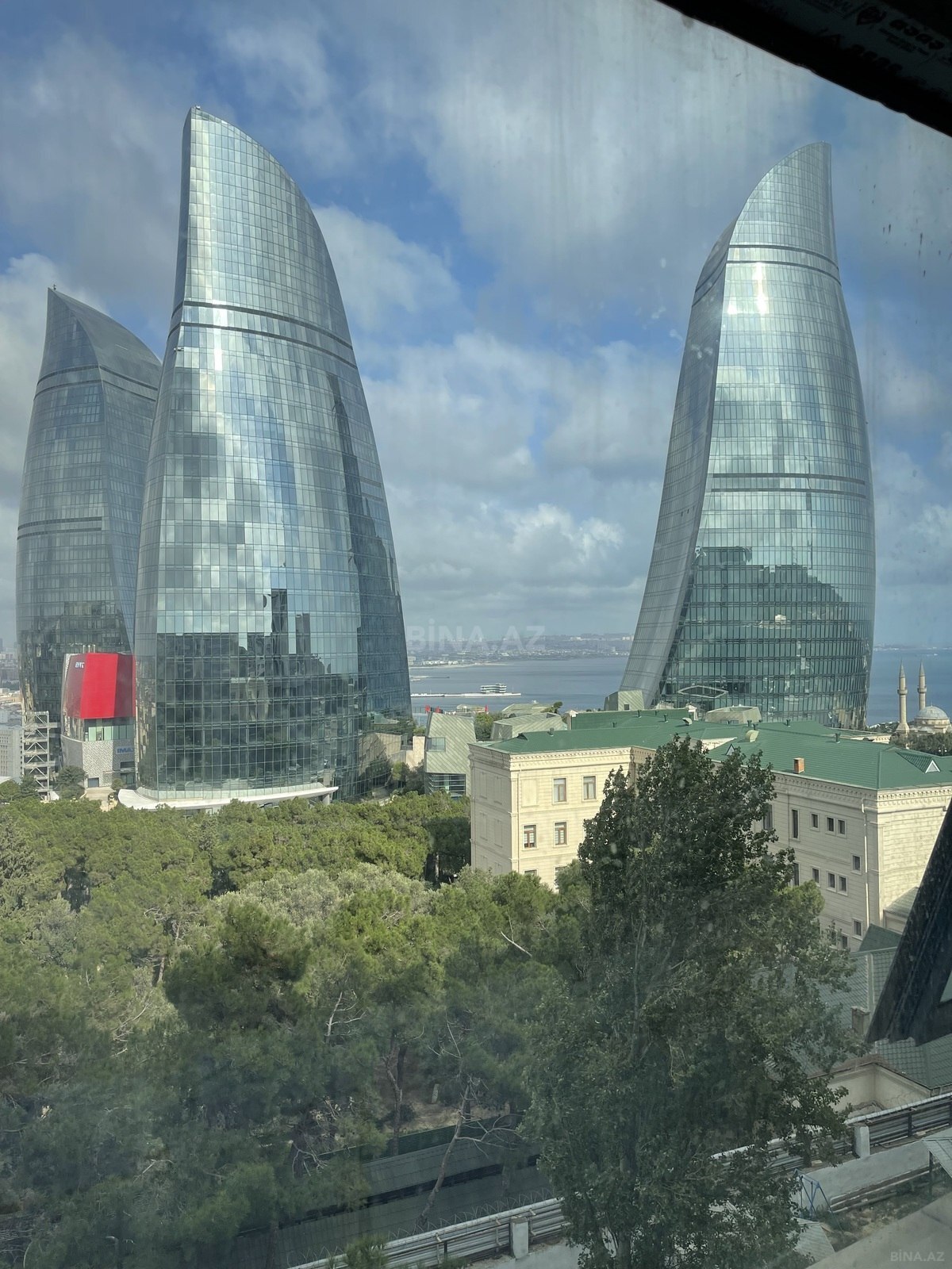 3 otaqlı Köhnə tikili, Səbail r., Bakı