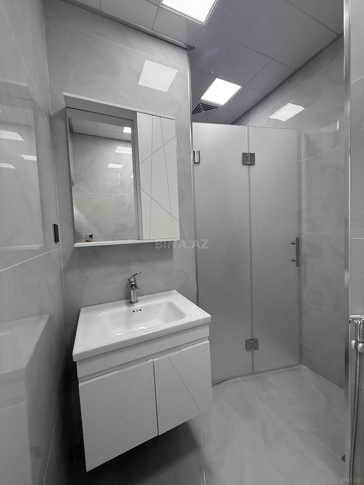 2 otaqlı Köhnə tikili, Həzi Aslanov m., Bakı