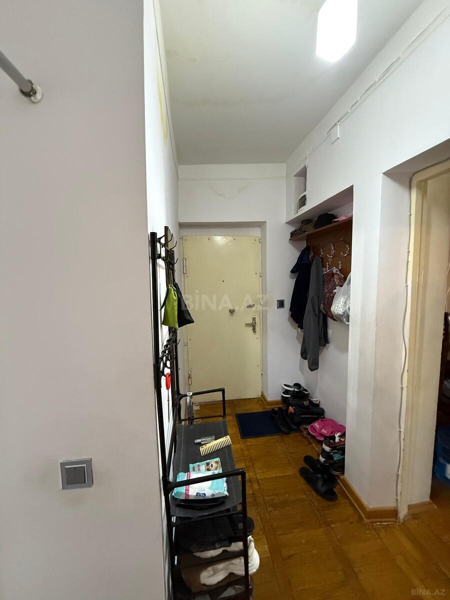 3 otaqlı Köhnə tikili, Neftçilər m., Bakı