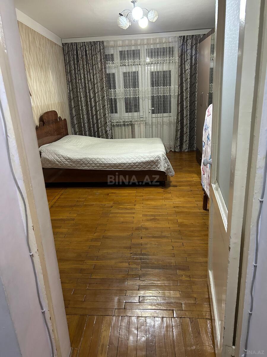 3 otaqlı Köhnə tikili, Neftçilər m., Bakı