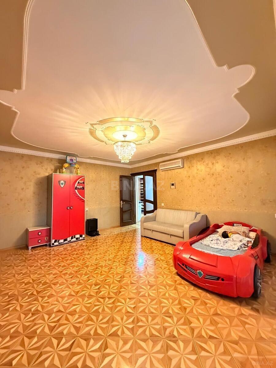 4 otaqlı Köhnə tikili, Elmlər Akademiyası m., Bakı