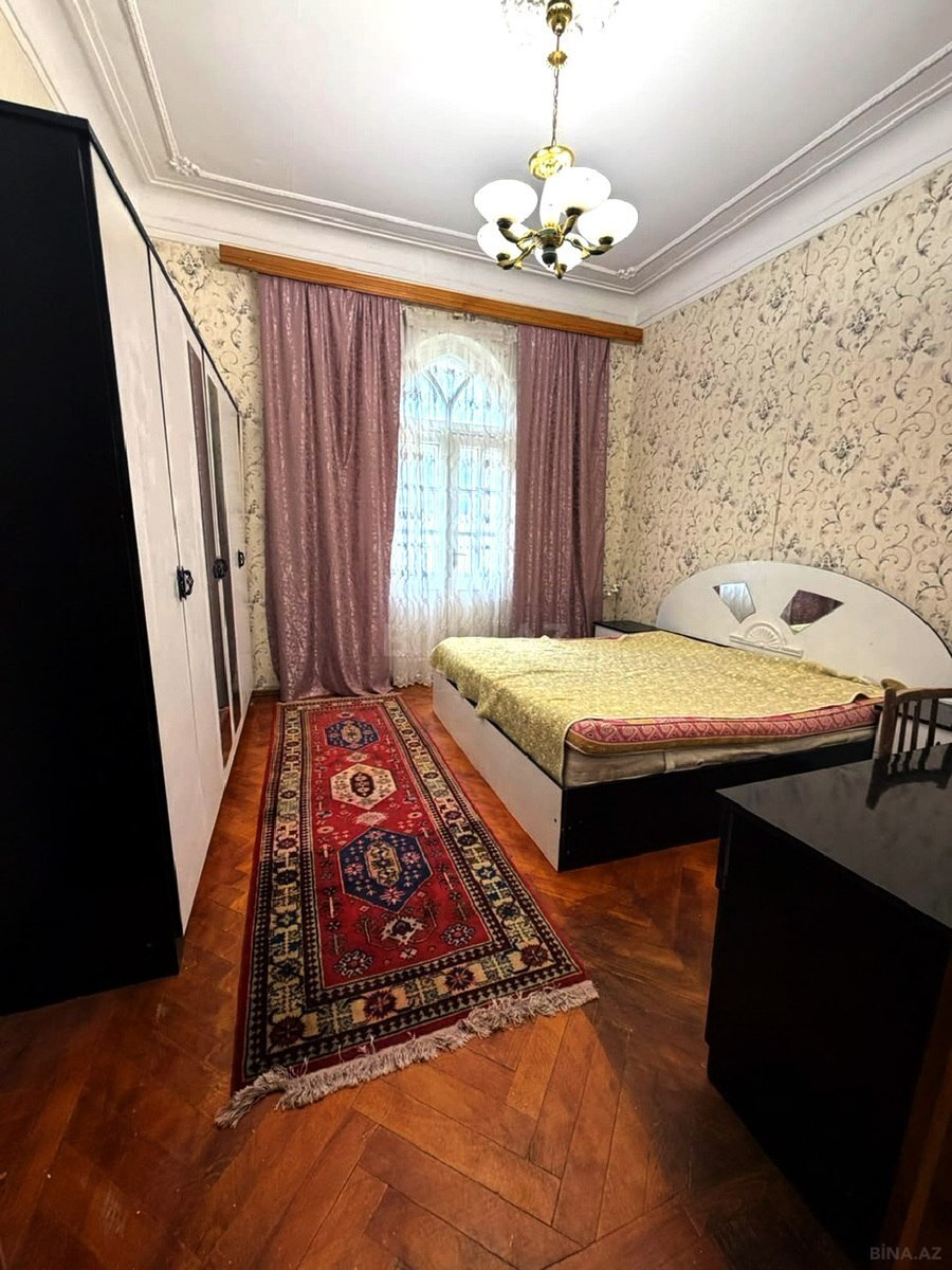 3 otaqlı Köhnə tikili, Elmlər Akademiyası m., Bakı