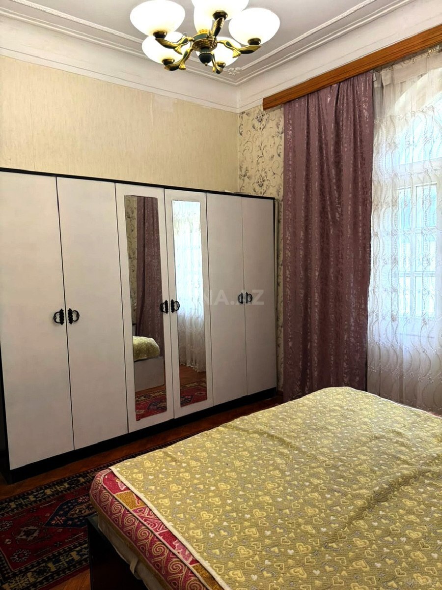 3 otaqlı Köhnə tikili, Elmlər Akademiyası m., Bakı