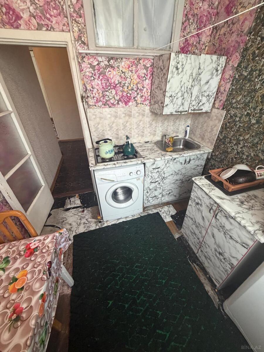 2 otaqlı Köhnə tikili, Elmlər Akademiyası m., Bakı