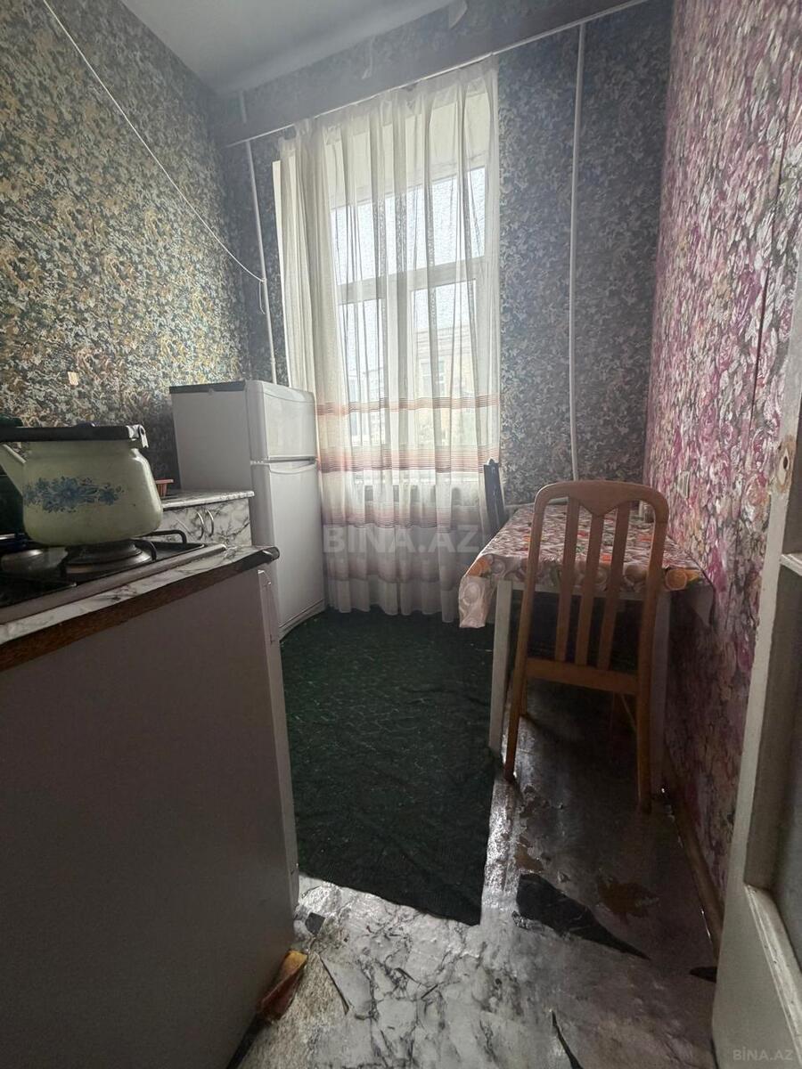 2 otaqlı Köhnə tikili, Elmlər Akademiyası m., Bakı