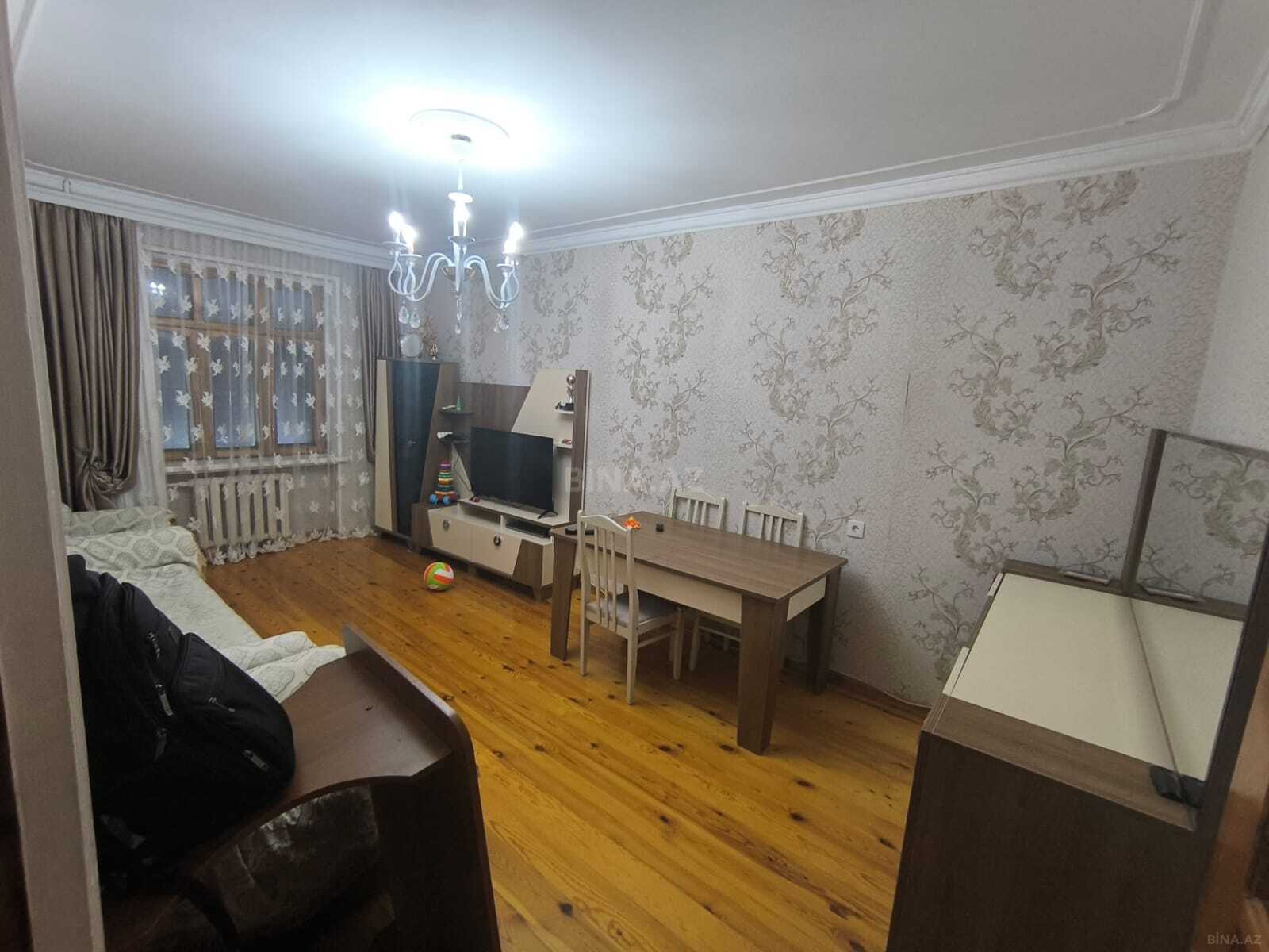 3 otaqlı Köhnə tikili, Əhmədli m., Bakı