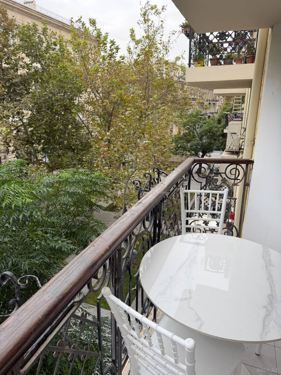 2 otaqlı Köhnə tikili, Sahil m., Bakı