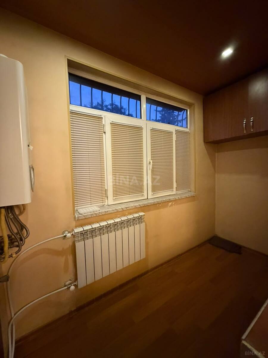 3 otaqlı Köhnə tikili, Memar Əcəmi m., Bakı