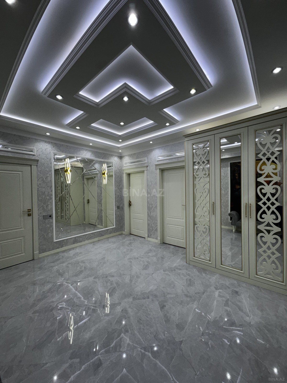 3 otaqlı Yeni tikili, Neftçilər m., Bakı
