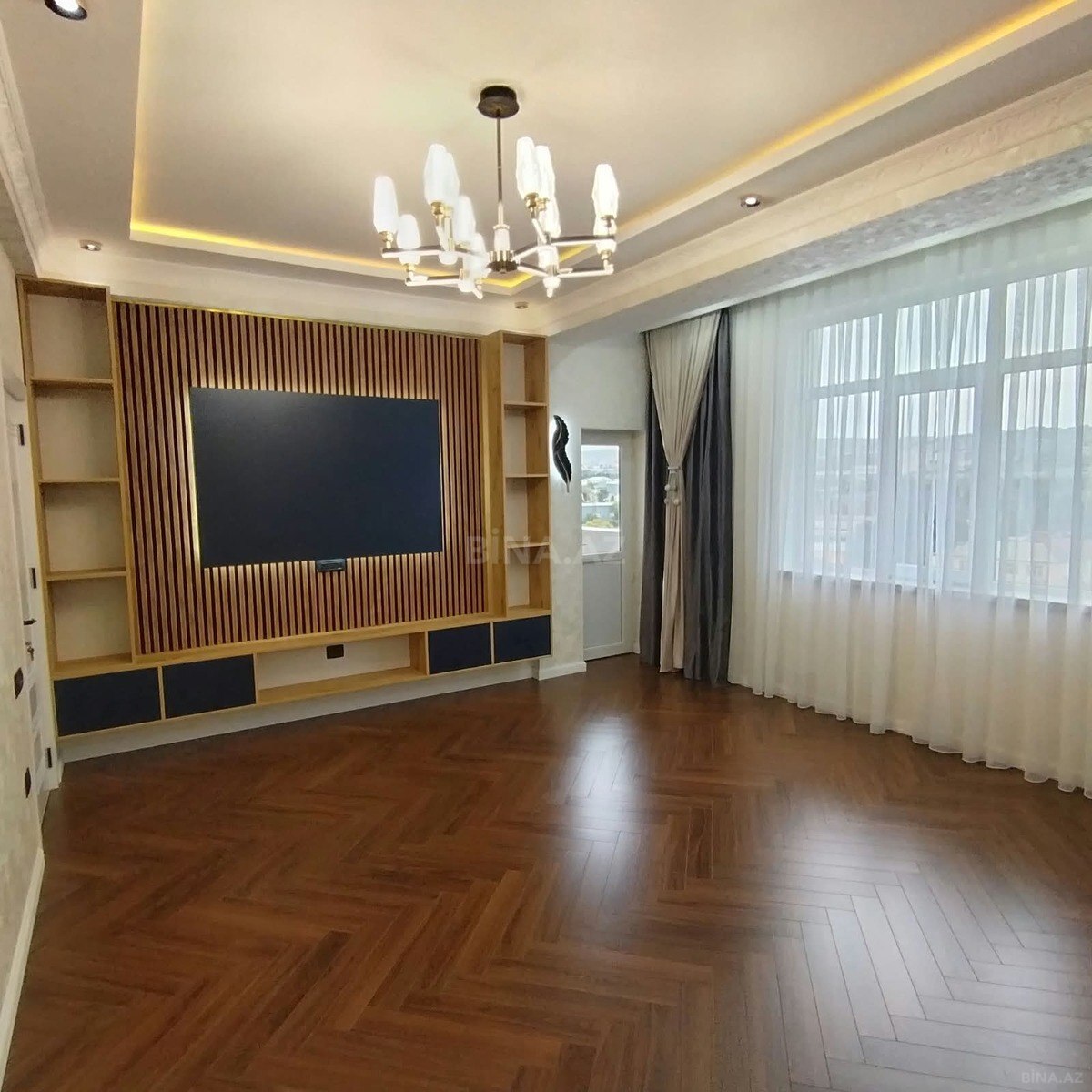 3 otaqlı Yeni tikili, Xırdalan