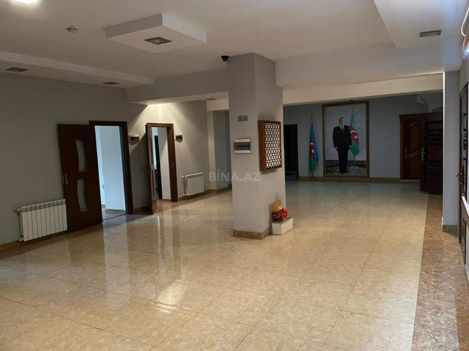 13 otaqlı Ofis, Memar Əcəmi m., Bakı