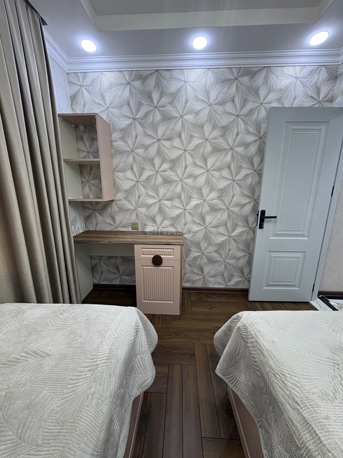 3 otaqlı Köhnə tikili, Əhmədli m., Bakı