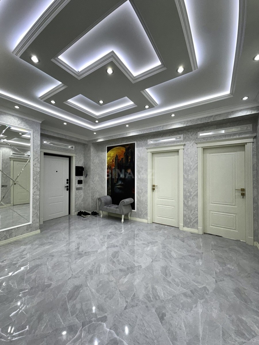 3 otaqlı Yeni tikili, Neftçilər m., Bakı