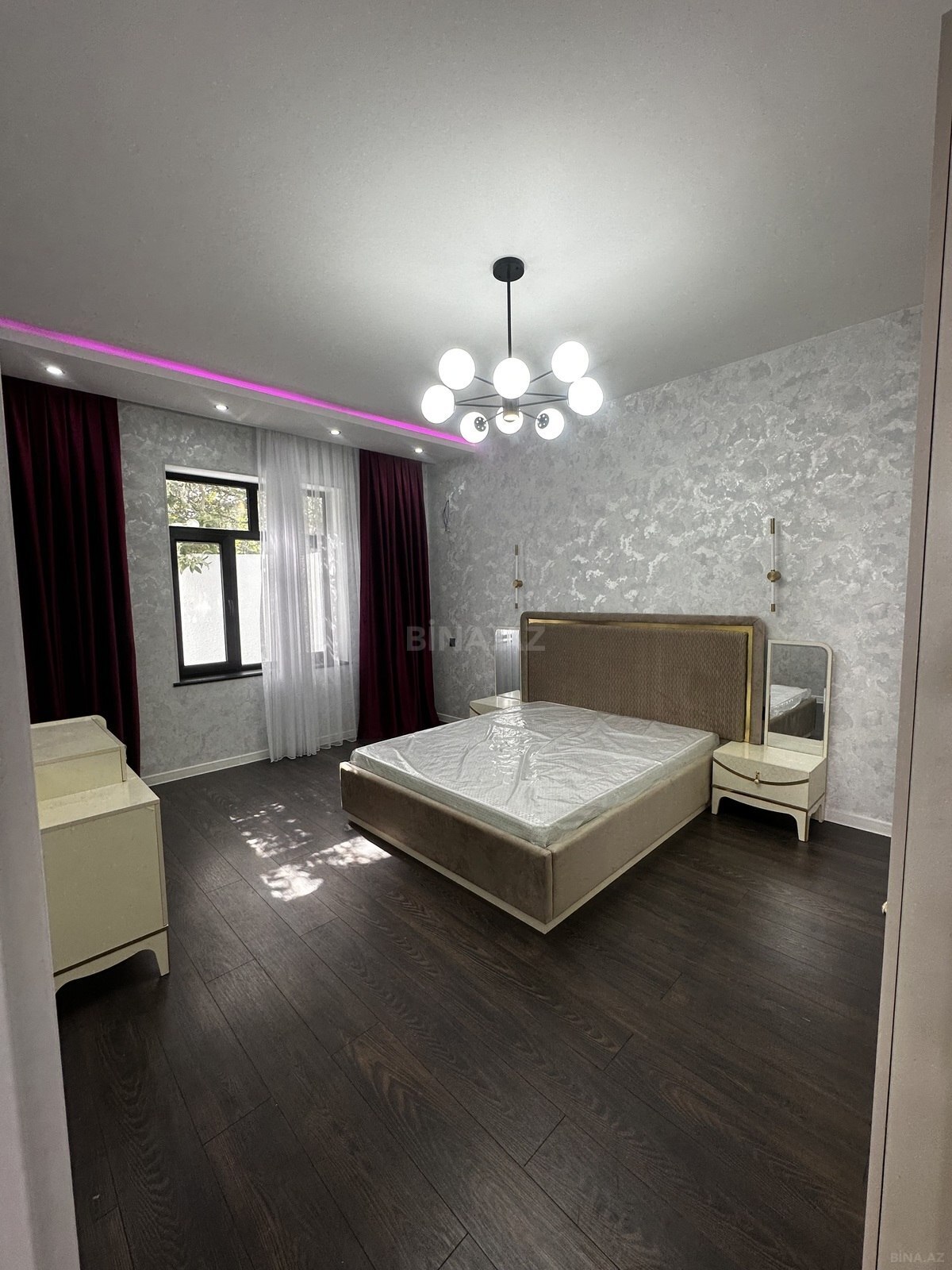 4 otaqlı Həyət evi/Bağ evi, Novxanı q., Bakı