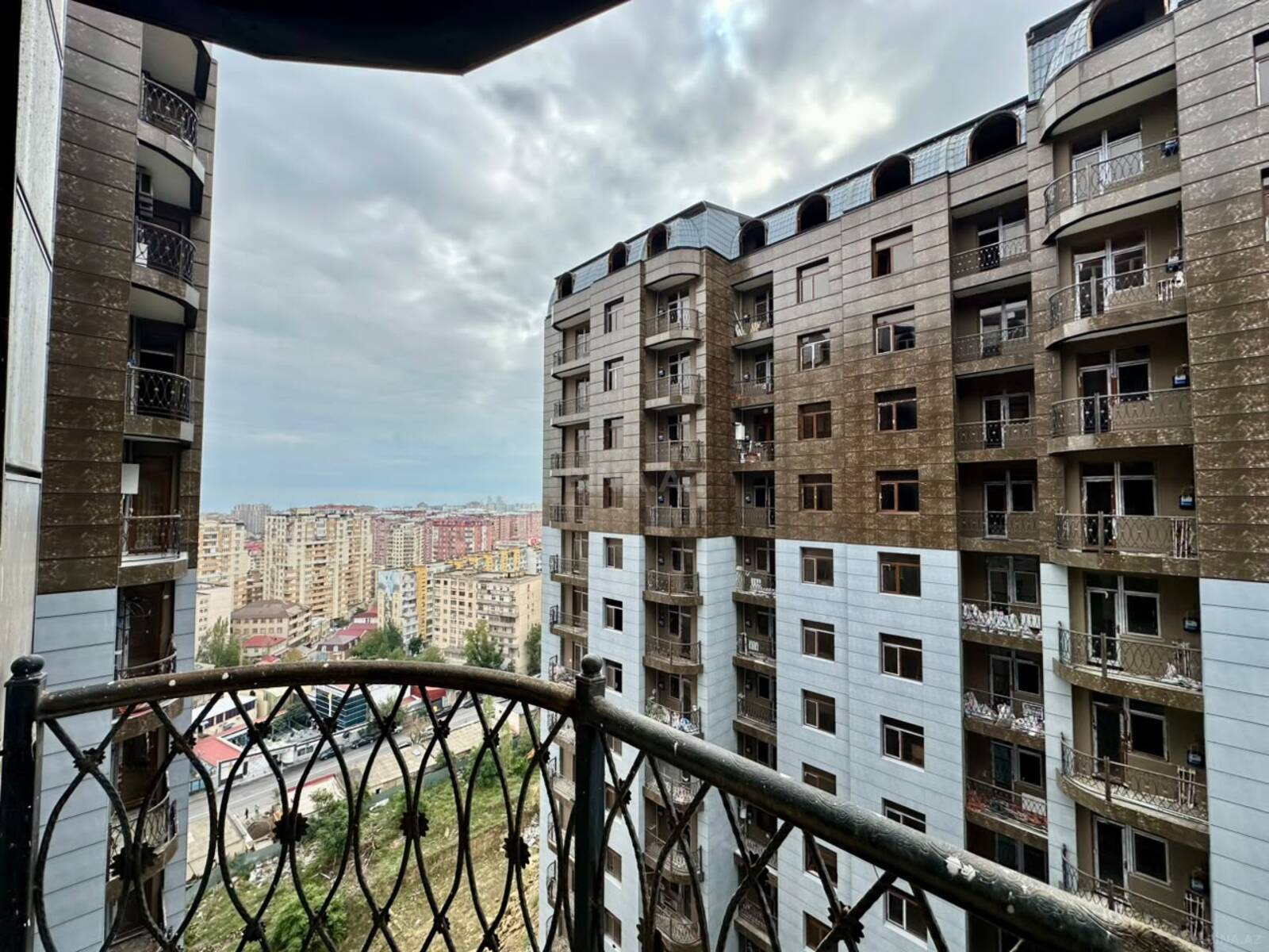 4 otaqlı Yeni tikili, Yeni Yasamal q., Bakı