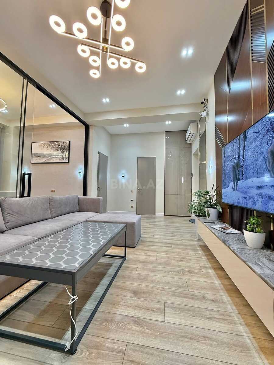 3 otaqlı Yeni tikili, Şah İsmayıl Xətai m., Bakı