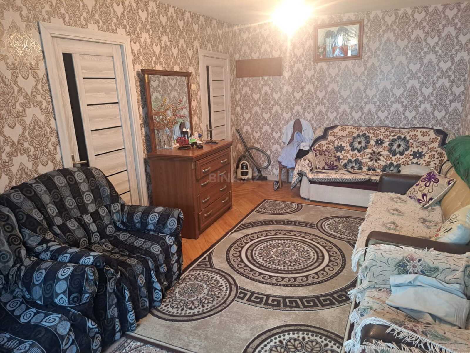 2 otaqlı Köhnə tikili, Nizami m., Bakı