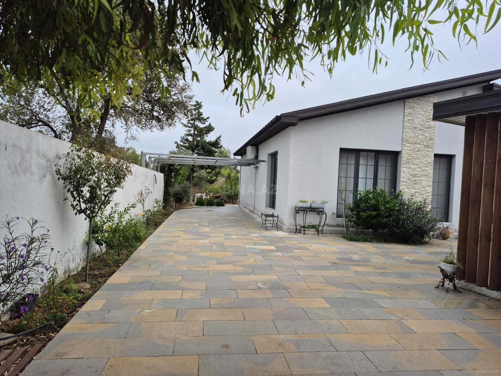 4 otaqlı Həyət evi/Bağ evi, Novxanı q., Bakı