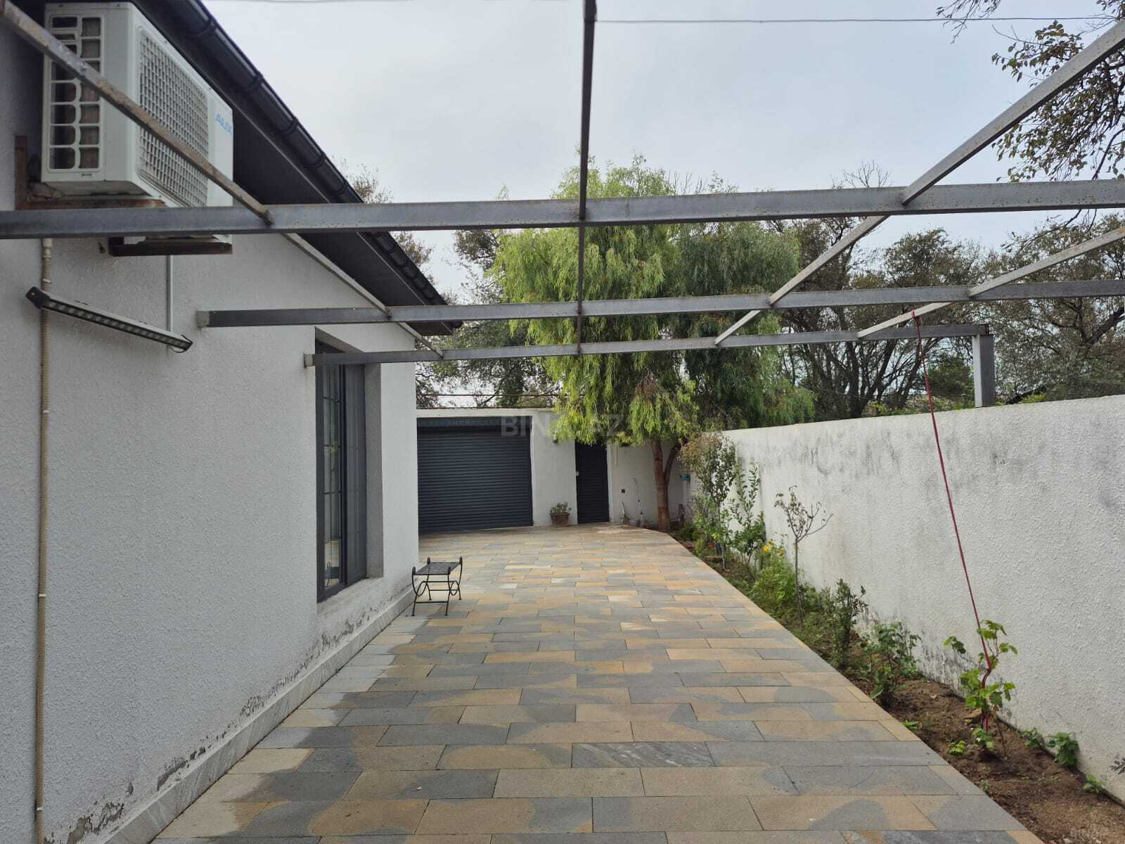 4 otaqlı Həyət evi/Bağ evi, Novxanı q., Bakı