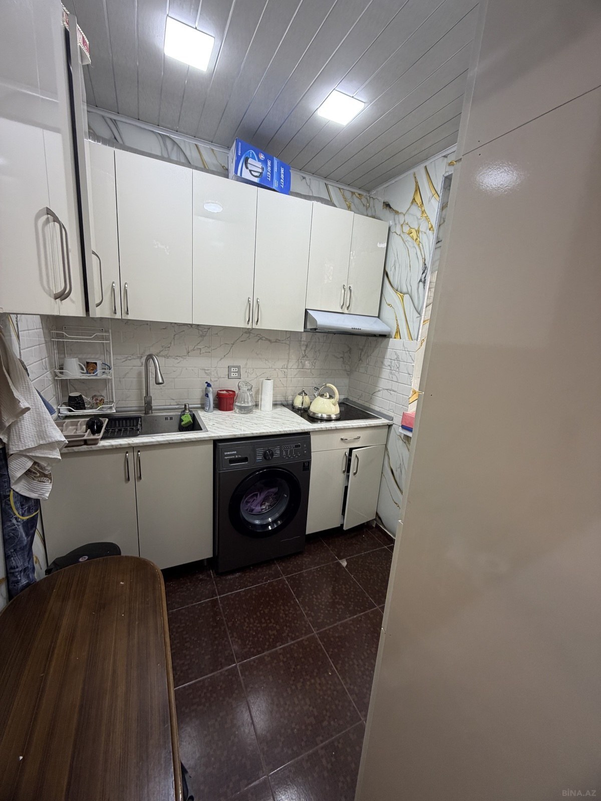 3 otaqlı Köhnə tikili, Memar Əcəmi m., Bakı