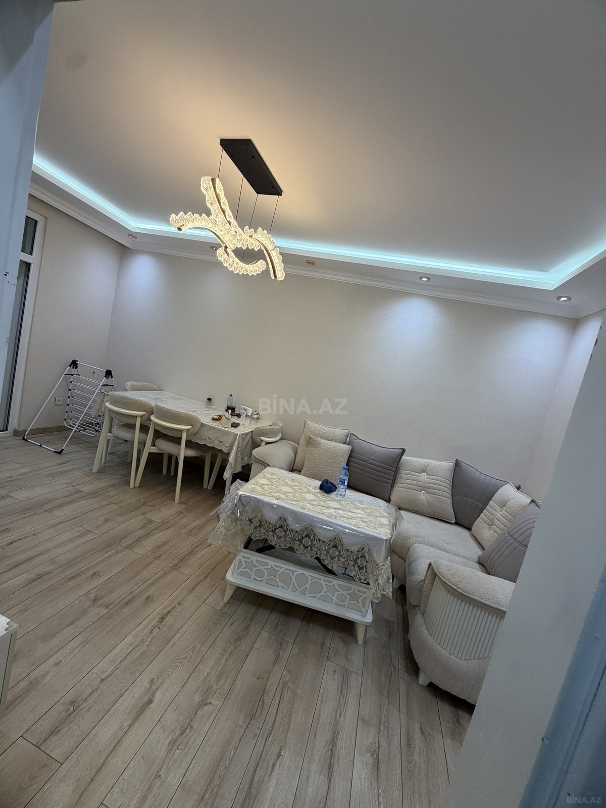 3 otaqlı Köhnə tikili, Memar Əcəmi m., Bakı