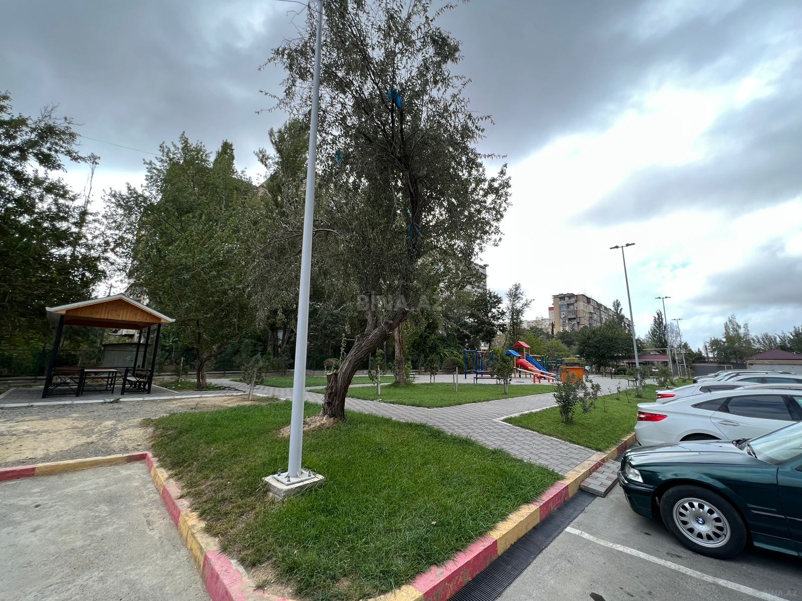 2 otaqlı Yeni tikili, Xalqlar Dostluğu m., Bakı