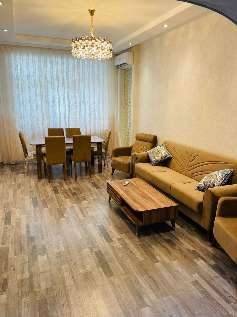 3 otaqlı Yeni tikili, Şah İsmayıl Xətai m., Bakı