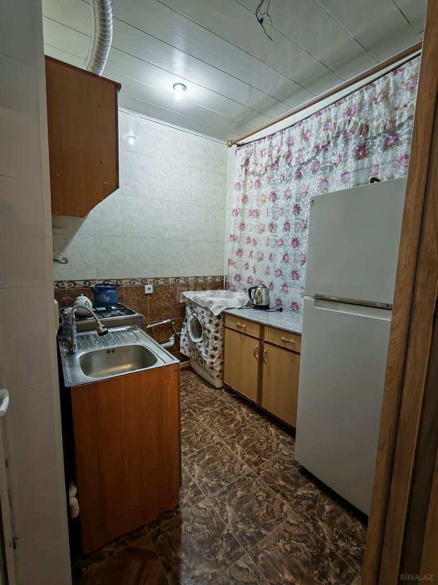 2 otaqlı Köhnə tikili, Memar Əcəmi m., Bakı