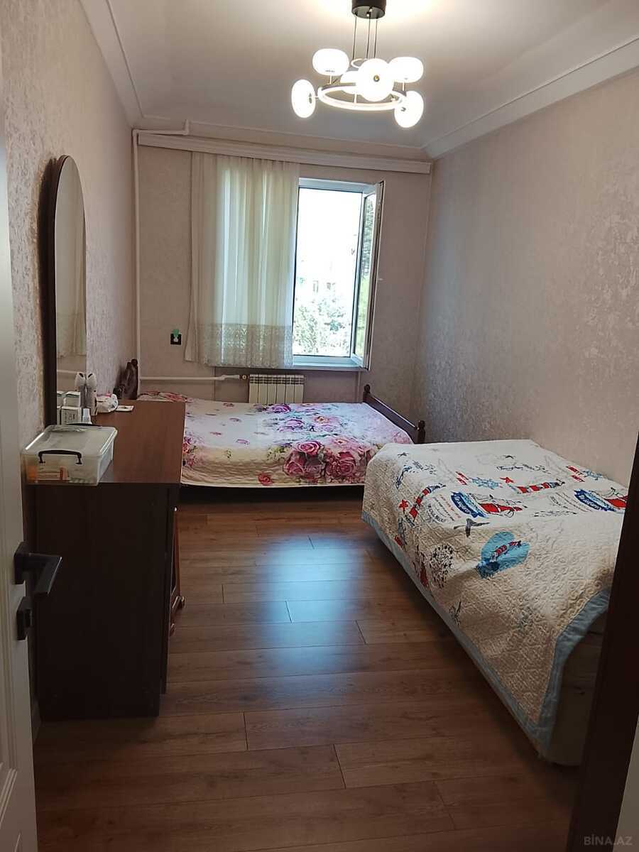 3 otaqlı Köhnə tikili, Neftçilər m., Bakı