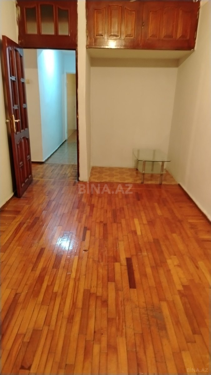 3 otaqlı Köhnə tikili, Abşeron r., Xırdalan