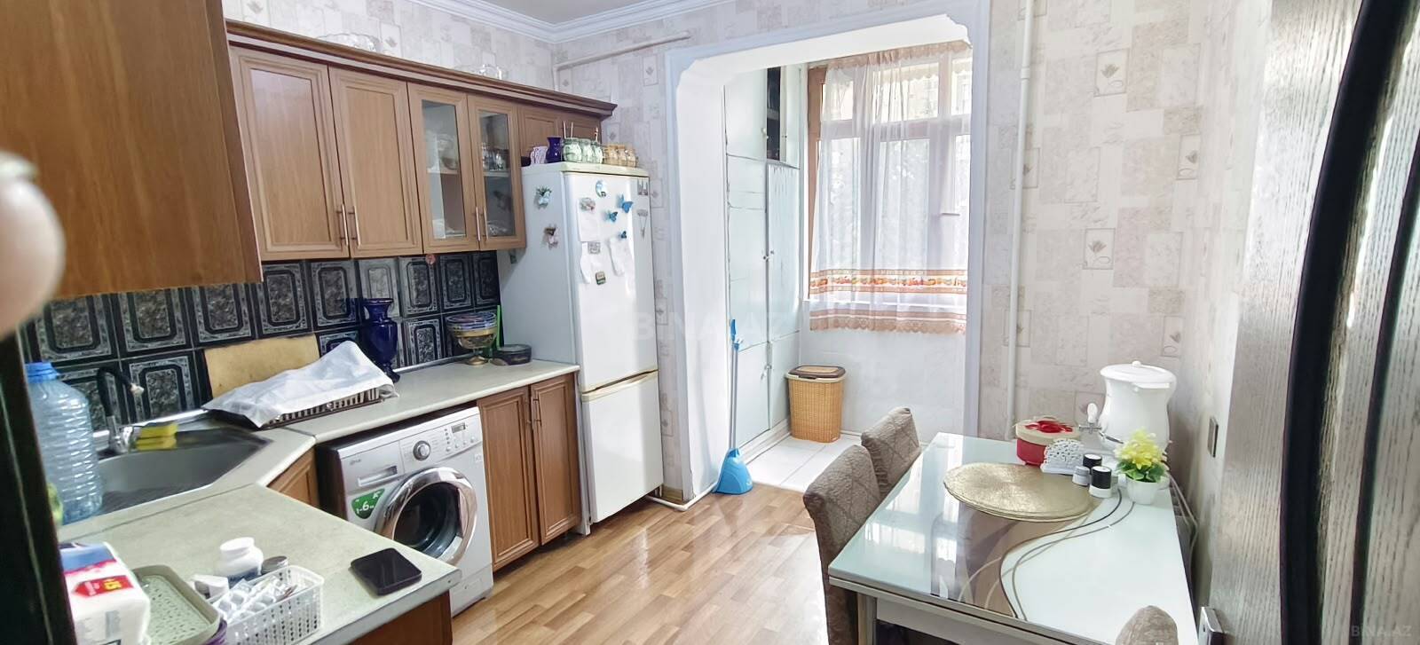 3 otaqlı Köhnə tikili, 9-cu mikrorayon q., Bakı