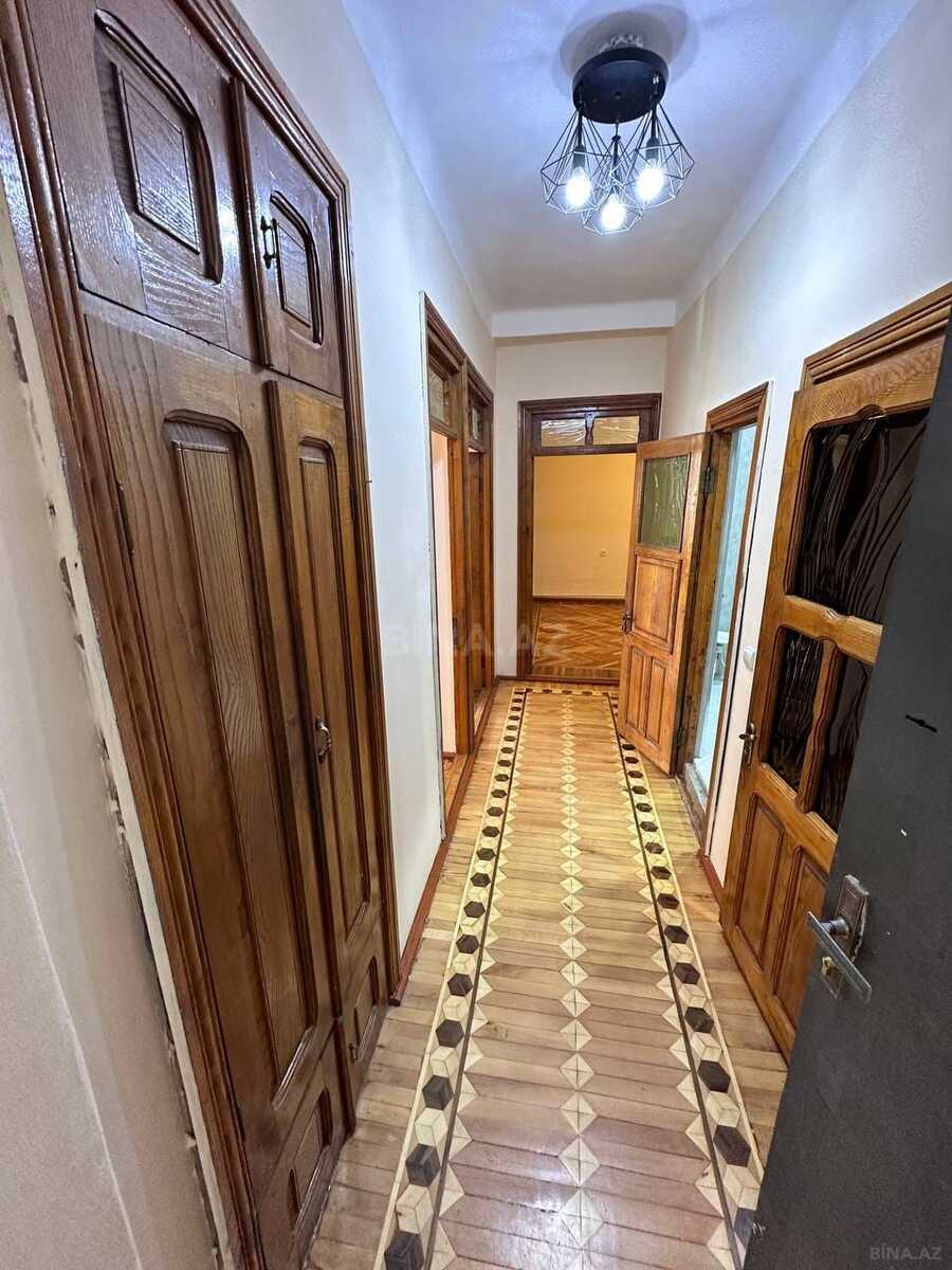 4 otaqlı Köhnə tikili, 28 May m., Bakı