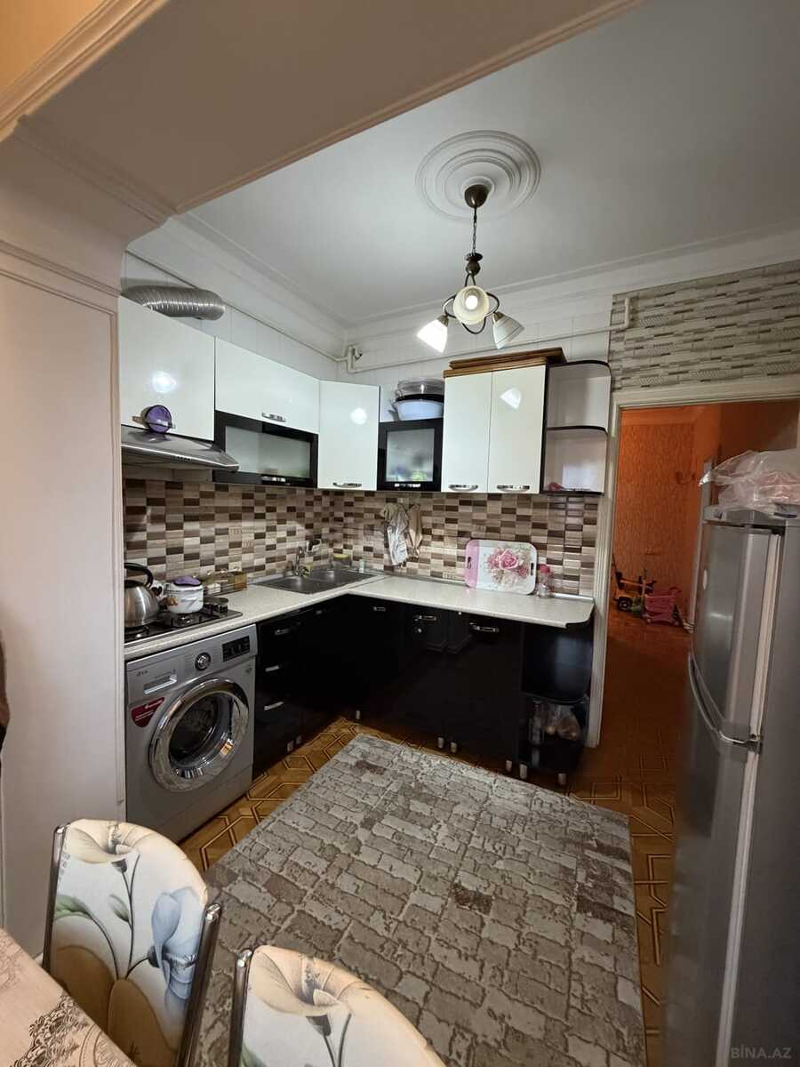 2 otaqlı Köhnə tikili, Memar Əcəmi m., Bakı