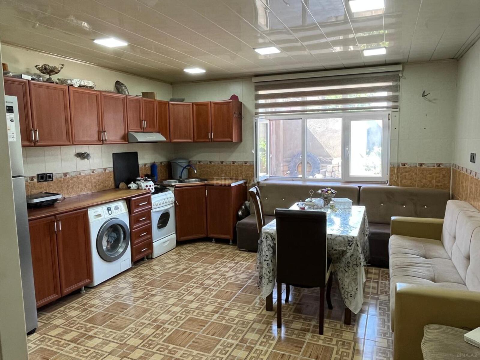 5 otaqlı Həyət evi/Bağ evi, Qaraçuxur q., Bakı