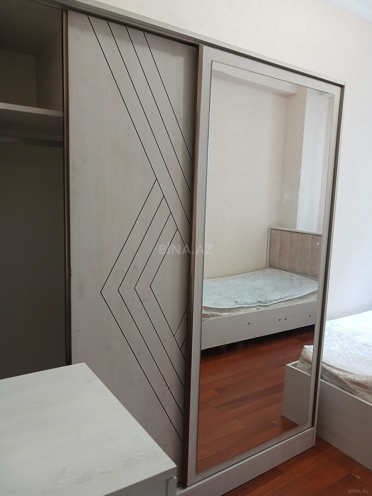 3 otaqlı Yeni tikili, Xırdalan